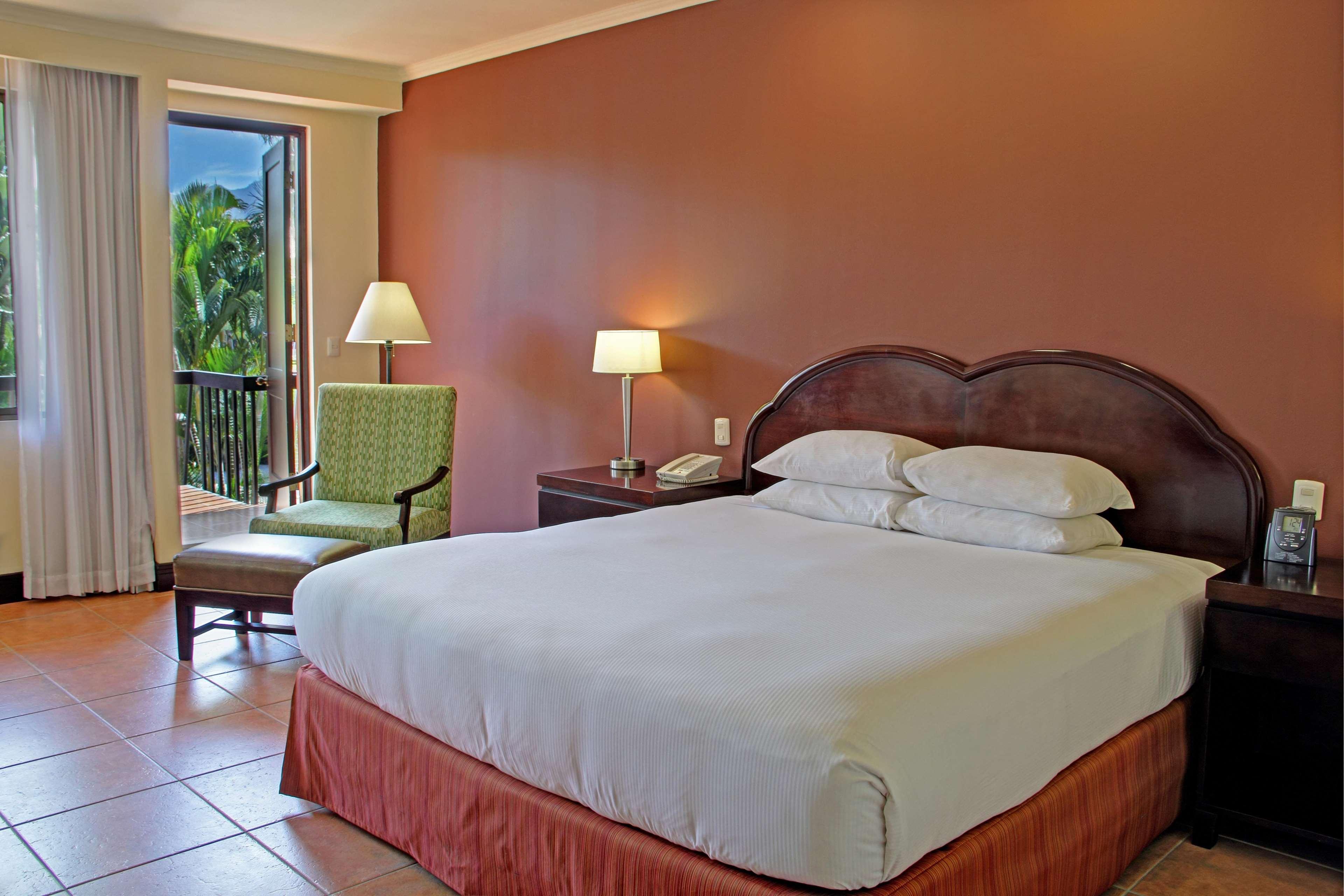 Готель Hilton Cariari Doubletree San Jose - Costa Rica Екстер'єр фото A bedroom at the Hilton San Diego Bayfront