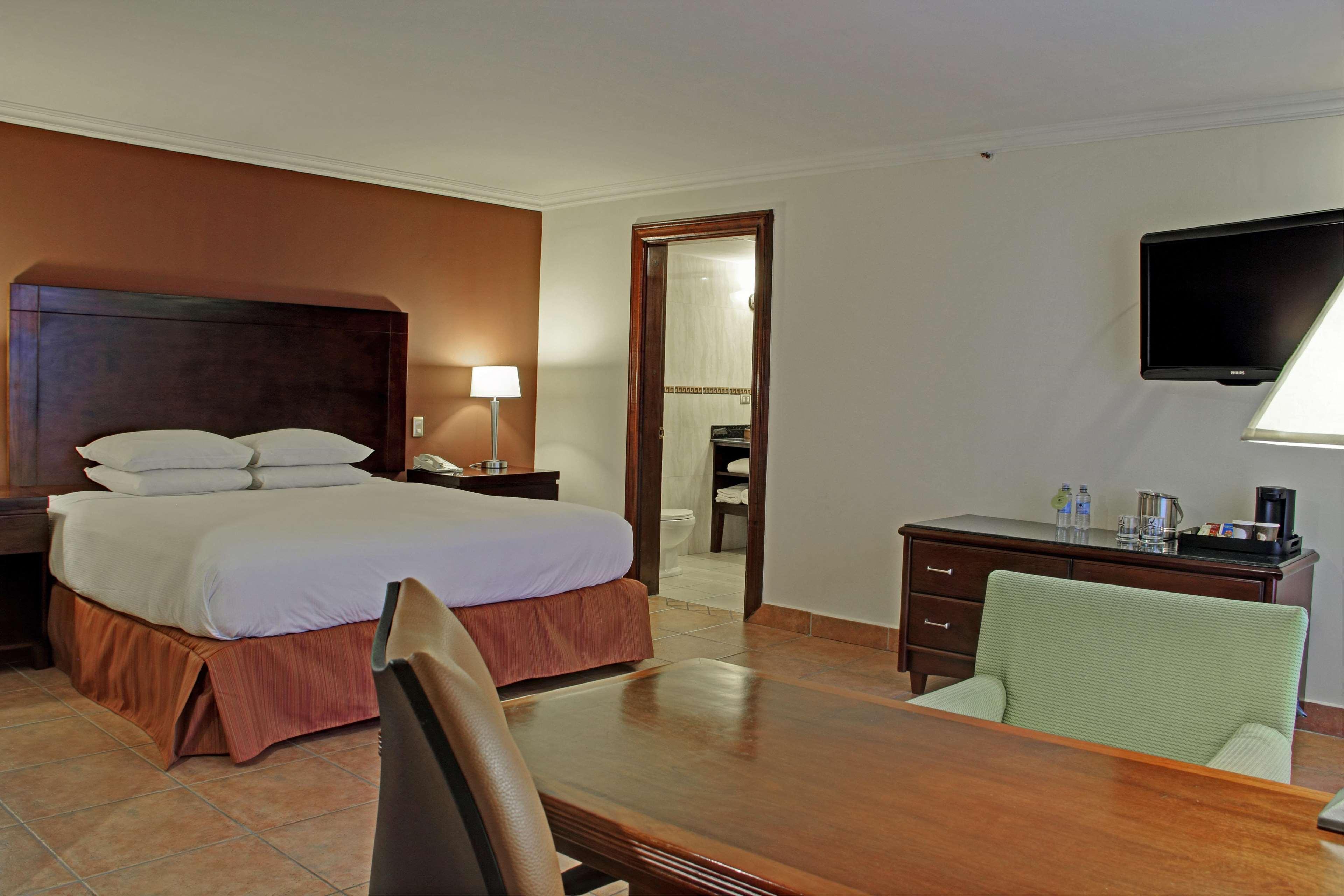Готель Hilton Cariari Doubletree San Jose - Costa Rica Екстер'єр фото A room at the hotel