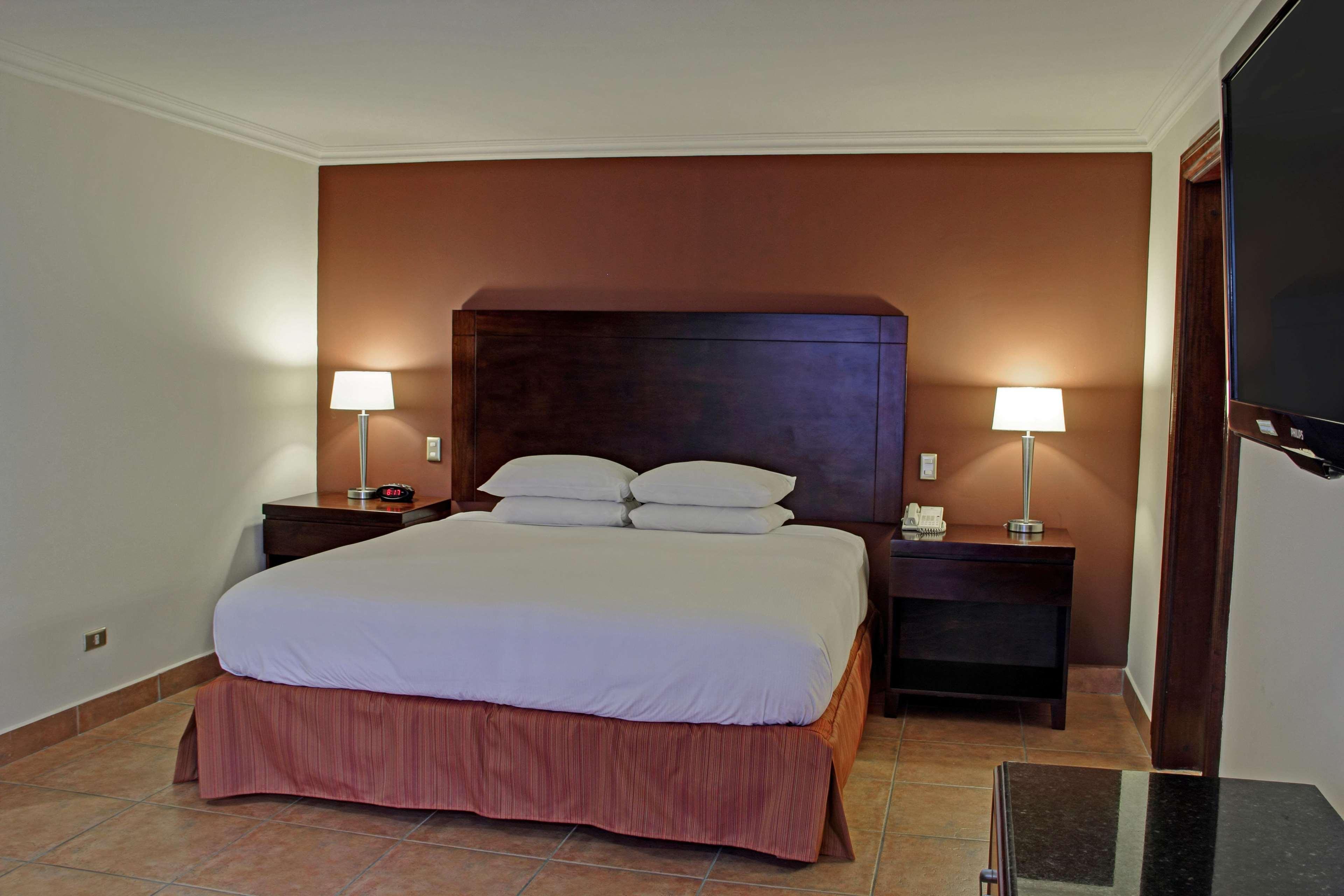 Готель Hilton Cariari Doubletree San Jose - Costa Rica Екстер'єр фото A bedroom at the hotel