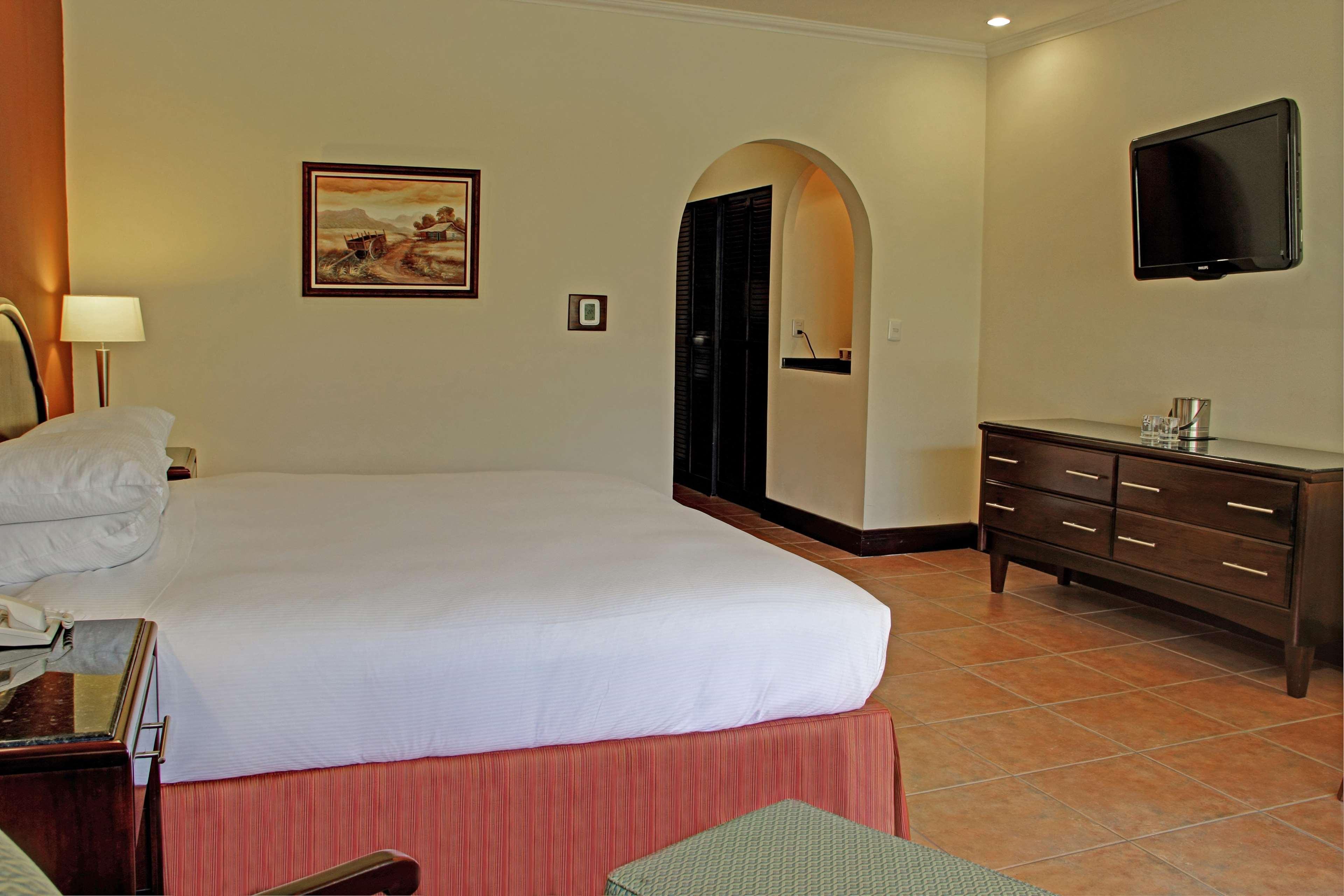 Готель Hilton Cariari Doubletree San Jose - Costa Rica Екстер'єр фото A room at the Hotel del Coronado